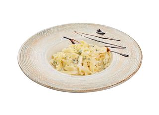 Прясна паста в сос от сирена (390г)