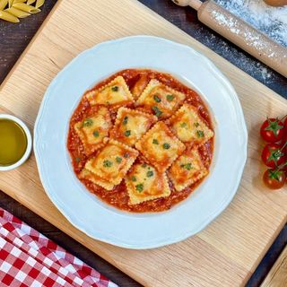 Ravioli pomodoro e basilico