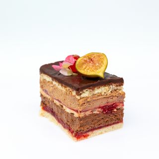 Prajitura cu cirese rosii