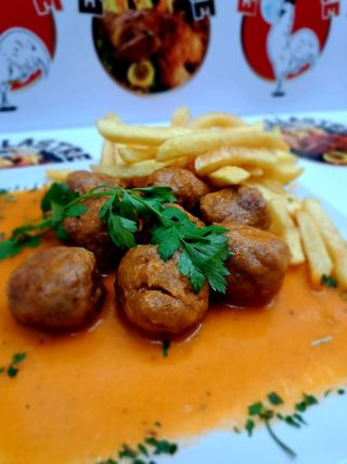 Albóndigas en salsa