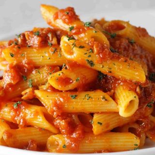 Pennette con Salmone e gamberetti