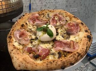 Pizza Casareccia (33 Cm.)