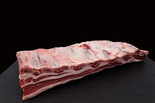 Tira de asado 4 dedos aproximadamente piezas enteras de (1,650 kg.)