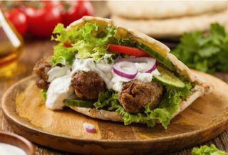 Doner Falafel Con Bebida