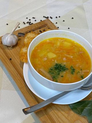 გაროხის სუპი ბეკონით