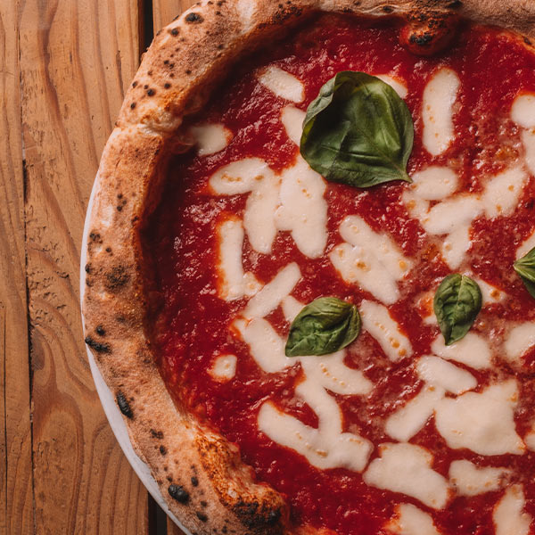 PIZZA MARGHERITA.