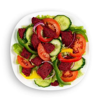 Sałatka z kotletem pikantnym wegańskim