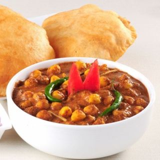 CHOLE  BHATURE