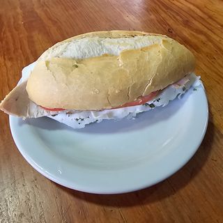 Bocadillos De Queso Blanco y Tomate