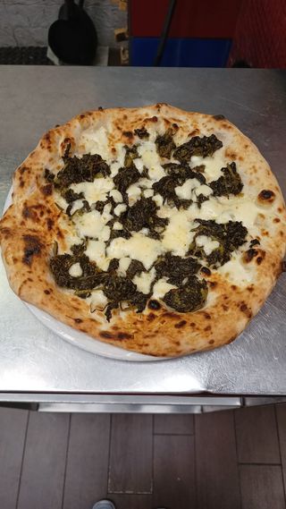 Margherita con friarielli bianca