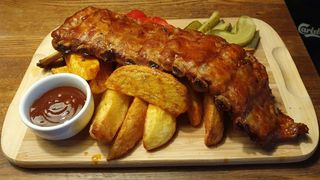 Coaste de porc cu sos barbeque