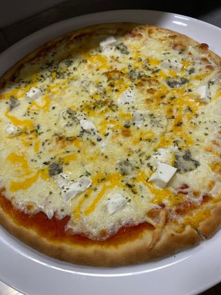 Pizza 4 Queso
