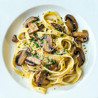 Fettuccine con funghi porcini e carbonara