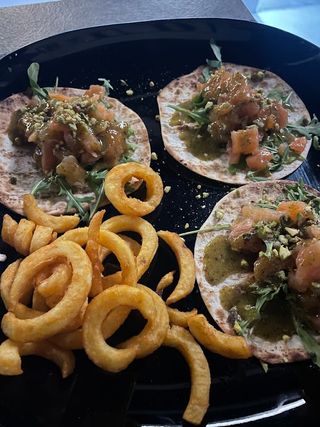 Salmon tacos 3pz