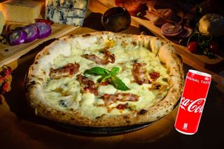 Combo Coca Cola + Pizza Calabrian 32-33cm