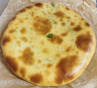 Хачапурі зі шпинатом та Сулугуні (400г)