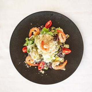 Салата Цезар със скариди (300г)