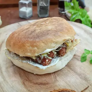 Kobasica u lepinji