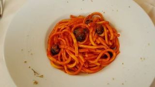 Scialatielli alla nduja, pecorino e olive nere con nòcciolo