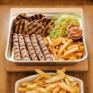 МЕГА ПРОМО Семейно КОМБО меню 5бр. кюфте и 5 бр.кебапче (1000гр)