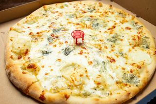 Pizza Quattro Formaggi Ø 42cm 1+1 GRATIS