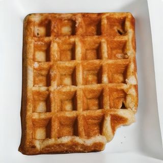 Gofre con crema de cacao y avellanas