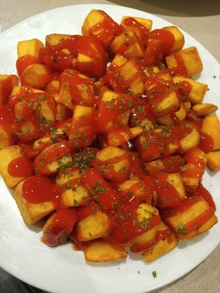 Ración De Patatas Bravas