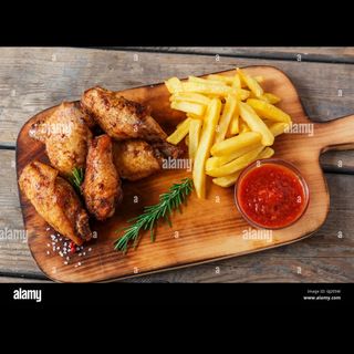 Alas De Pollo Asadas Con Patatas Fritas (10 Uds.)