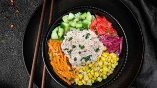 რეინბოუ პოკე ტუნათი