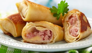 Palačinka sa pečenicom