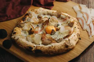 Pizza Carbonara Tartufata (30 Cm.)
