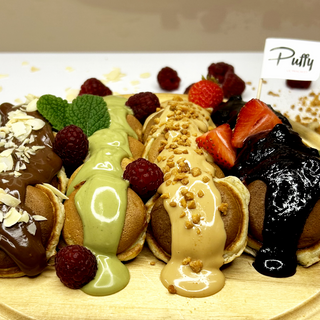 25 мини палачинки със заливки и глезотийки и плодове по твой избор