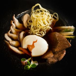 Рамен със свинско месо от пасищно отглеждани животни (400г)