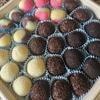 Kit 20 brigadeiros  sabores variados 