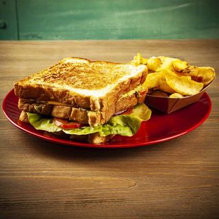 Sándwich guaca y chili