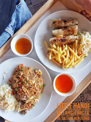 Sajonki z frytkami i surówką