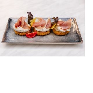 Картофени рьощи с трюфел-мус и прошуто (280 г)