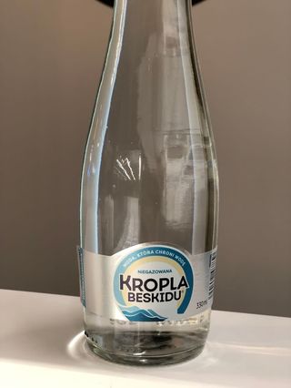 Woda mineralna niegazowana 