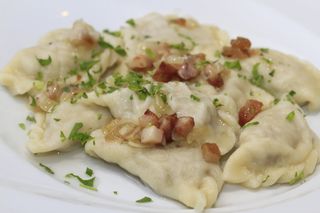 Pierogi z mięsem ręcznie lepione 8szt