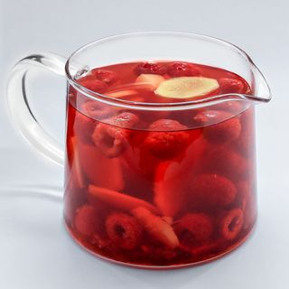 Чай с малиной и имбирем