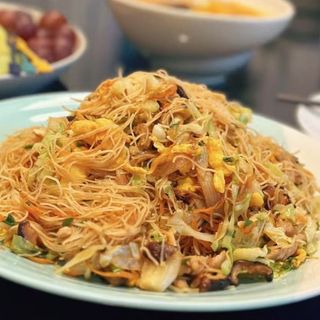 4A. Fideo de Arroz con Marisco y Verduras