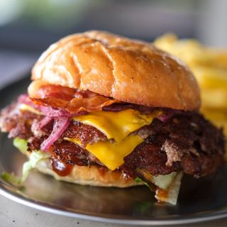 БУРГЕР NO NAME (300г/100г)