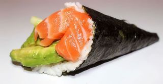 120-Temaki Salmón (1 Ud.)