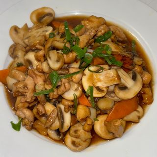 Pollo con champiñones 