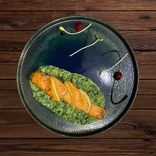 Лосось на шпинатній основі 250г