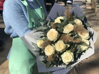 თეთრი ვარდი (10 ცალი) M ზომა