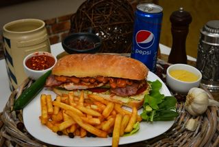  Sandwich Pui Cu Bacon meniu