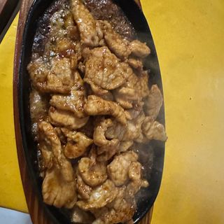 Porco Especial em Prato de Ferro