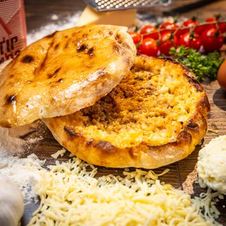 Komplet lepinja sa kajmakom