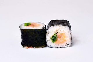 Хосомаки с копченной семгой (10 шт.)